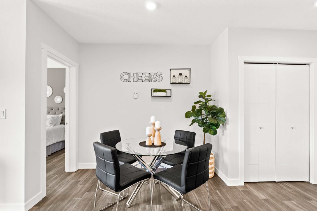 111 Hampton Circle-13-min