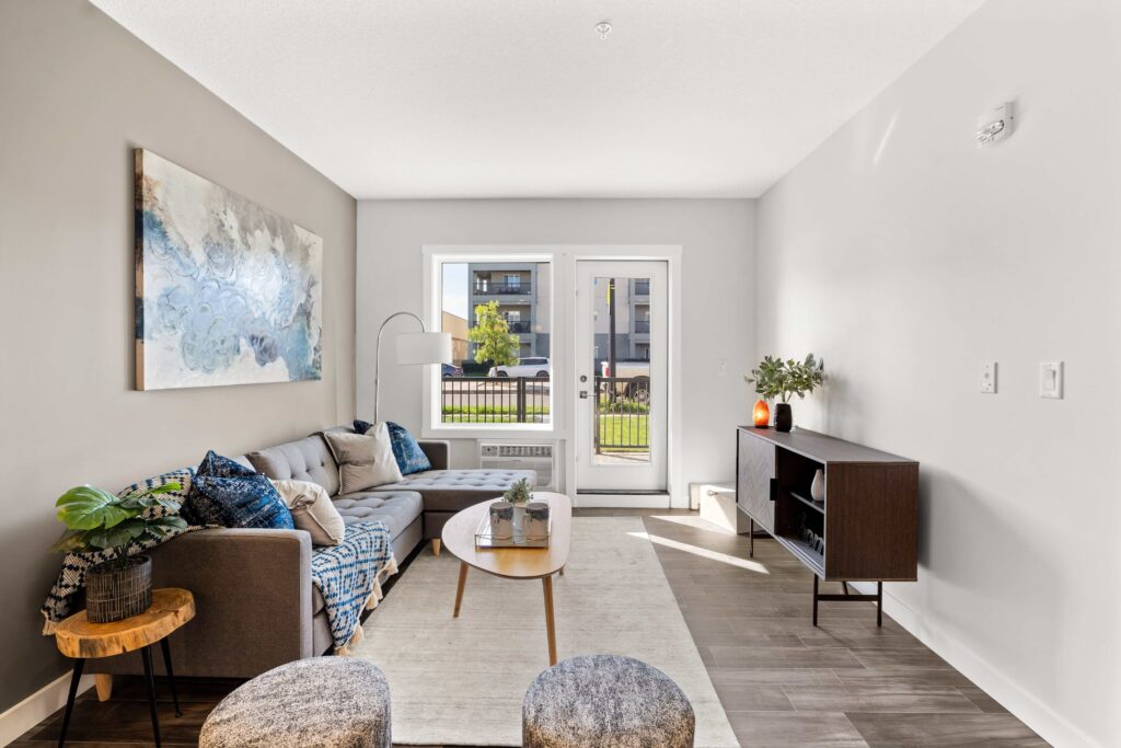 111 Hampton Circle-14-min